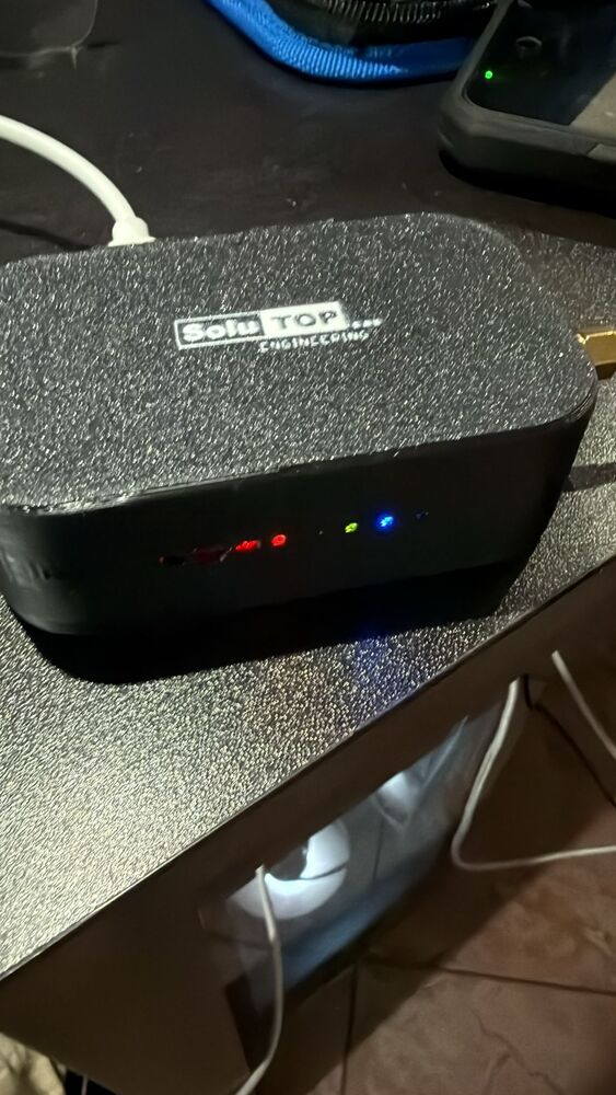 Fronte dell'unità MSX con i LED di stato accesi